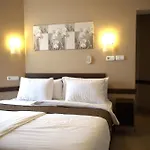 La Riva 3*