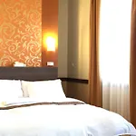 La Riva Hotel