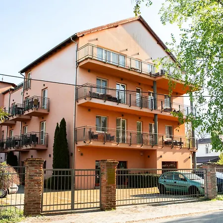 Hotell La Riva Siófok