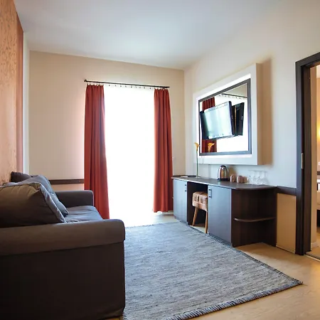 فندق La Riva 3*