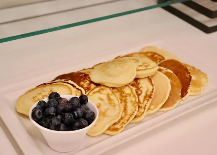 La Riva Отель Шиофок