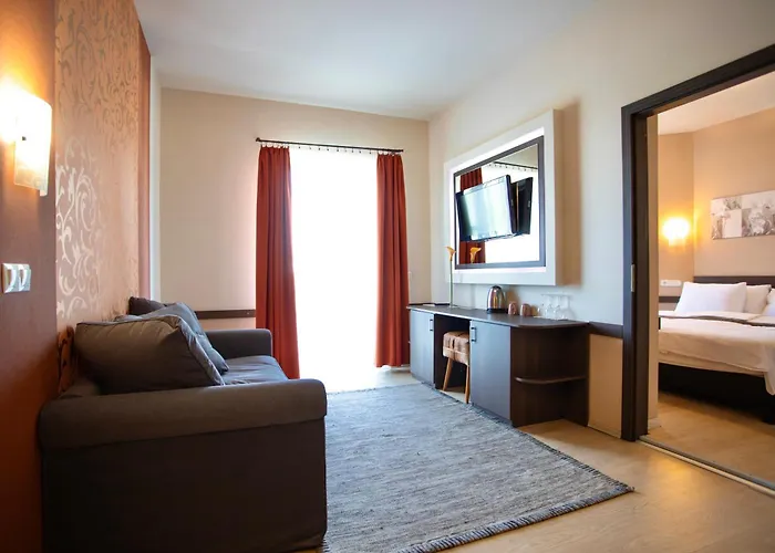 La Riva 3*